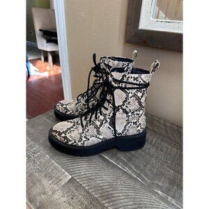 Steve Madden Tornado Snakeskin Print Combat Boots Chunky Sole Lace-Up Size 6.5 M
